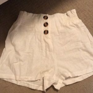 Fashion nova white stretchy shorts